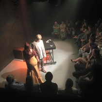 Photographs of the theatrical production, La profesión de la Sra. Warren (Miami, 2015)