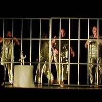 Photograph of the production, "La Balada de la Cárcel de Reading"