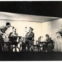 Photograph of the theatrical production, Las vacas gordas