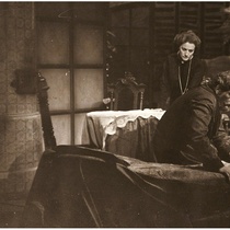 Photograph of the production, "Una familia burguesa"