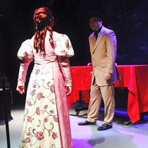 Photographs of the theatrical production, La profesión de la Sra. Warren (Miami, 2015)