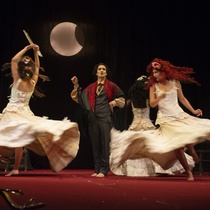 Photographs of the theatrical production, La zapatera prodigiosa