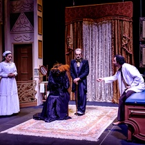 Photographs of rehearsal for the theatrical production, El cuarto de al lado