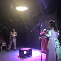 Photographs of the theatrical production, La profesión de la Sra. Warren (Miami, 2015)