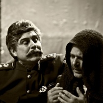 Photographs of rehearsal for the theatrical production, Cartas de amor a Stalin