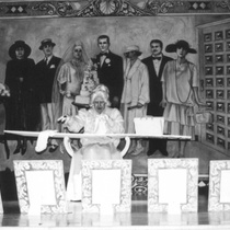 Photograph of Déxter Cápiro (La señora) in the production, "El álbum"