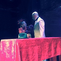 Photographs of the theatrical production, La profesión de la Sra. Warren (Miami, 2015)