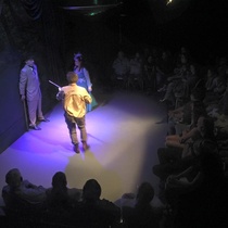 Photographs of the theatrical production, La profesión de la Sra. Warren (Miami, 2015)