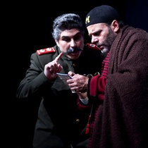 Photographs of a rehearsal for the theatrical production, Cartas de amor a Stalin