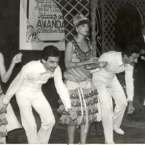 Photograph of the theatrical production, Las vacas gordas