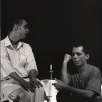 Photograph of Déxter Cápiro (Pepe) and Arístides Naranjo (Virgilio) in the production, “Si vas a comer, espera por Virgilio”