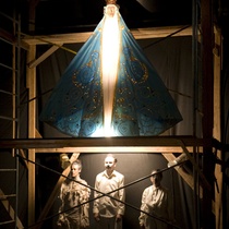 Photograph of the production, "Visiones de la cubanosofía"