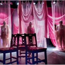 Photograph of the Production, "Tres magníficas putas"