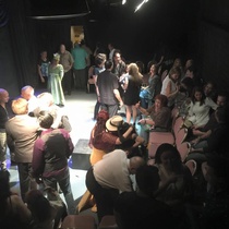 Photographs of the theatrical production, La profesión de la Sra. Warren (Miami, 2015)