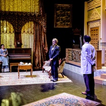 Photographs of rehearsal for the theatrical production, El cuarto de al lado