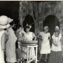 Photograph of the theatrical production, Las vacas gordas