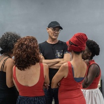 Photographs of a rehearsal for the theatrical production, Mar nuestro