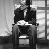 Photograph of Déxter Cápiro (Vicente) in the production, “El no”