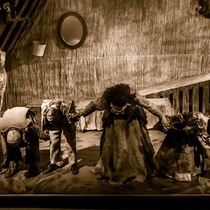 Photographs of the production, "La orgía"