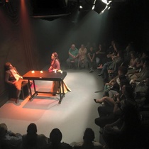 Photographs of the theatrical production, La profesión de la Sra. Warren (Miami, 2015)