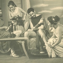 Photograph of the production "La zorra y las uvas"