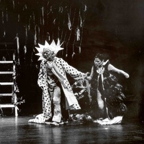 Photographs of the theatrical production, Alas de primavera (black and white)