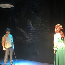 Photographs of the theatrical production, La profesión de la Sra. Warren (Miami, 2015)