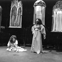 Photographs of the theatrical production, Réquiem por Yarini