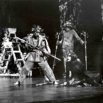 Photographs of the theatrical production, Alas de primavera (black and white)