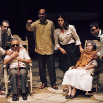 Photographs of the theatrical production, Aire frío (Miami, 2009)