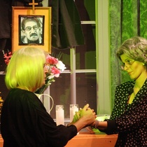 Photographs of the theatrical production, Viejas, vírgenes y putas (Miami, 2015)