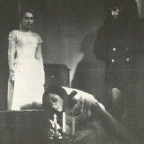 Photograph of the production, "Mundo de cristal"