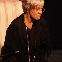 Photographs of the theatrical production, Viejas, vírgenes y putas (Miami, 2015)