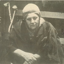 Photograph of Ofelia Gonzalez in the theatrical production La Celestina