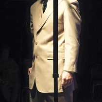 Photographs of the theatrical production, La profesión de la Sra. Warren (Miami, 2015)