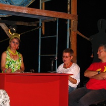 Mariela Brito (Chela), Vivian Martínez Tabares, Norge Espinosa in the performance, "Mesa Redonda Performativa"