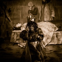 Photographs of the production, "La orgía"