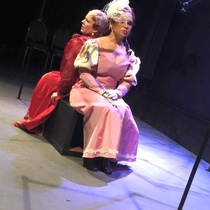 Photographs of the theatrical production, La profesión de la Sra. Warren (Miami, 2015)