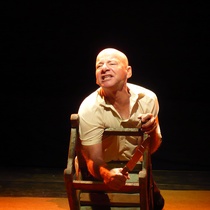 Photograph of Nelson González in the theatrical production, Cheo Malanga