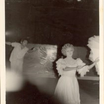 Photograph of the theatrical production, Si llueve te mojas como los demás