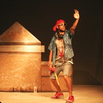 Photographs of the theatrical production, Todo X 1