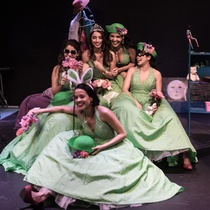 Photograph of the Production, "Las más lindas de la fiesta"