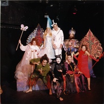 Photographs of the theatrical production, Farsa maravillosa del gato con botas 