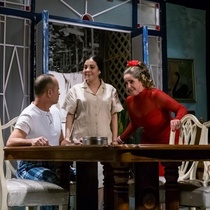 Photographs of the Production, "Contigo pan y cebolla".