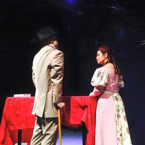 Photographs of the theatrical production, La profesión de la Sra. Warren (Miami, 2015)