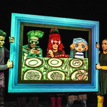 Photographs of the theatrical production, Retratos de un niño llamado Pablo