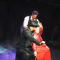 Photographs of the theatrical production, La profesión de la Sra. Warren (Miami, 2015)