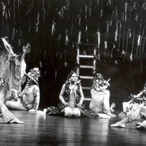 Photographs of the theatrical production, Alas de primavera (black and white)