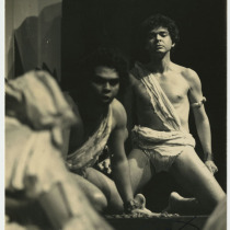 José Amaya (Prometeo) and Paul D'Alba (Meteo), in "Prometeo"