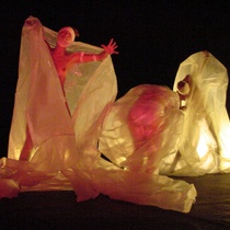 Photograph of the theatrical production, Pájaros de la playa